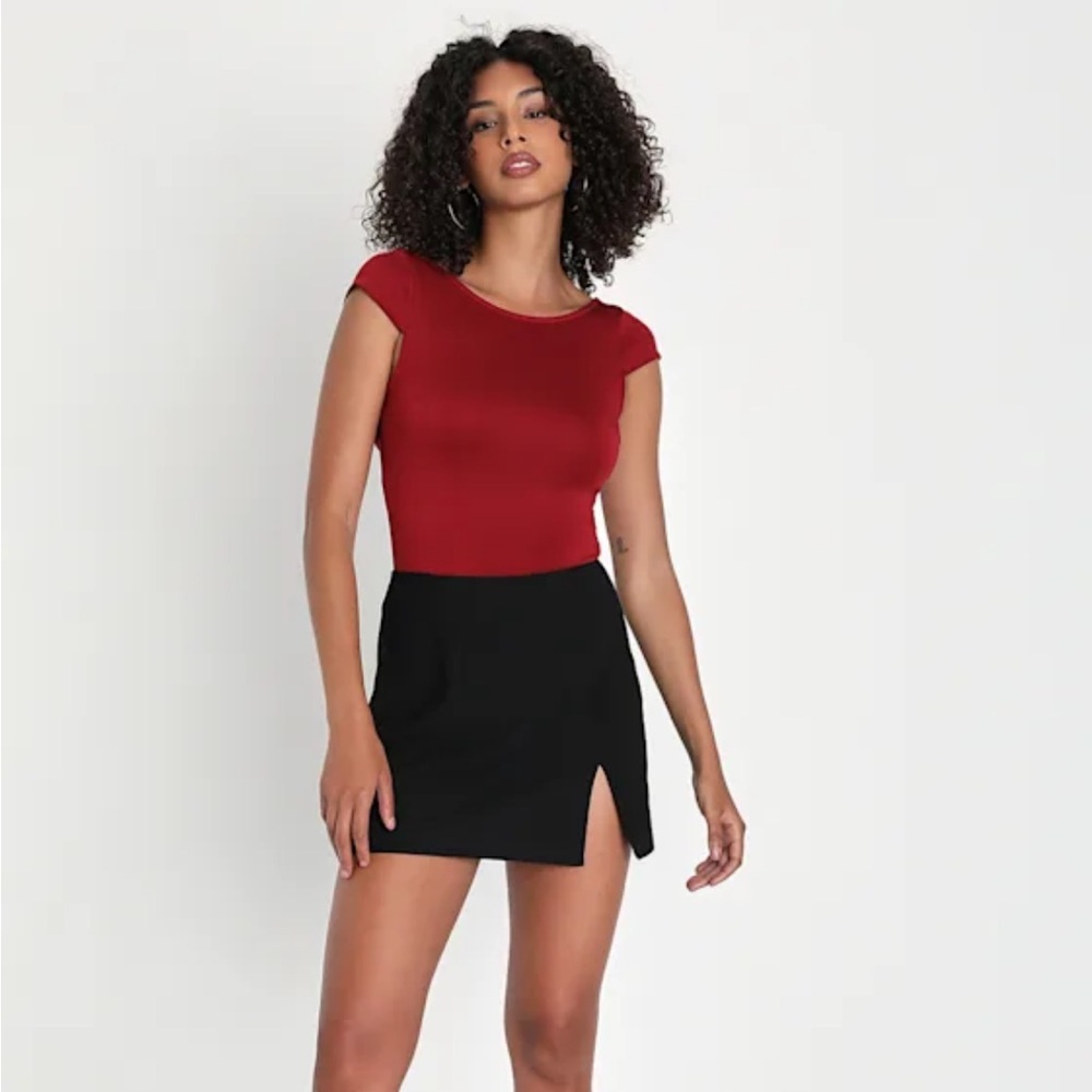 Lulus Outgoing Icon Burgundy Cap Sleeve Cutout Bodysuit Red - Size Small NWOT - Picture 4 of 5